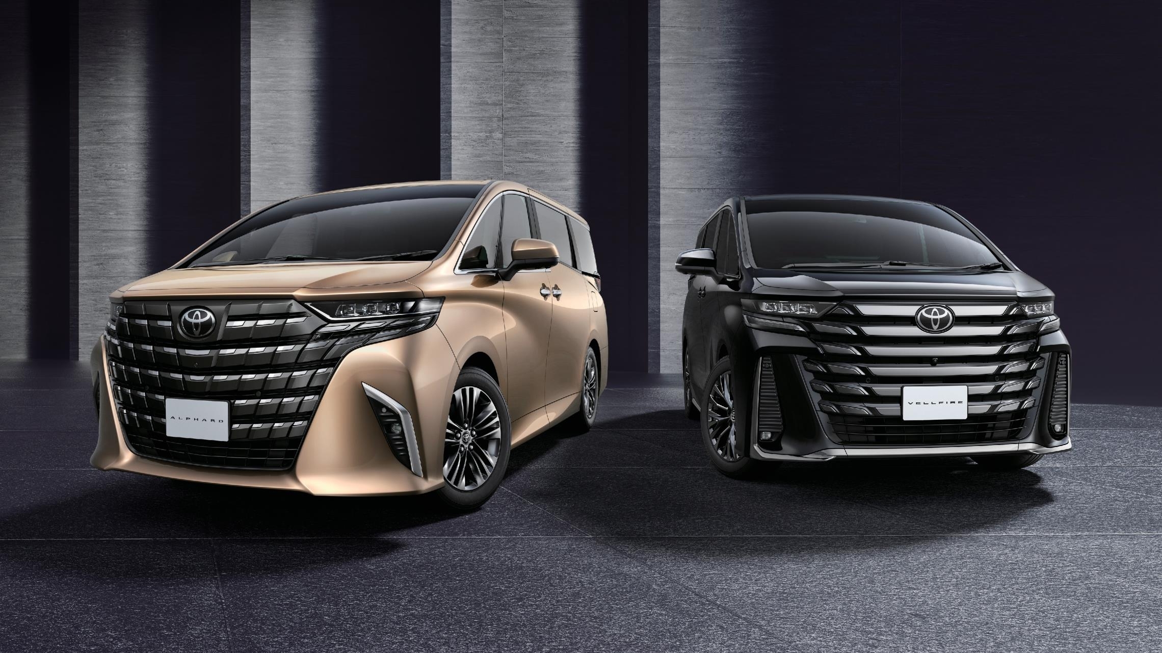 トヨタ40系アルファードとヴェルファイアの画像